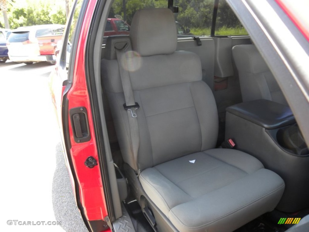 2005 F150 STX Regular Cab Flareside - Bright Red / Medium Flint Grey photo #7