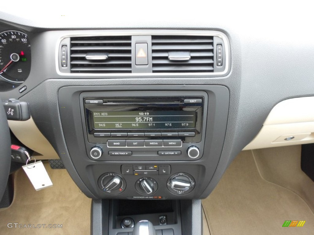 2012 Volkswagen Jetta SE Sedan Controls Photo #66368540