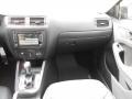 Black - Jetta SE Sedan Photo No. 15