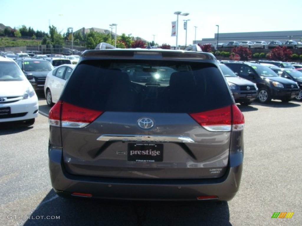 2011 Sienna Limited AWD - Predawn Gray Mica / Light Gray photo #5