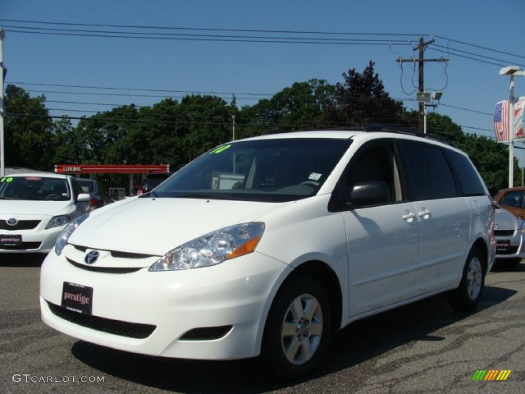 2010 Sienna LE - Super White / Stone photo #3