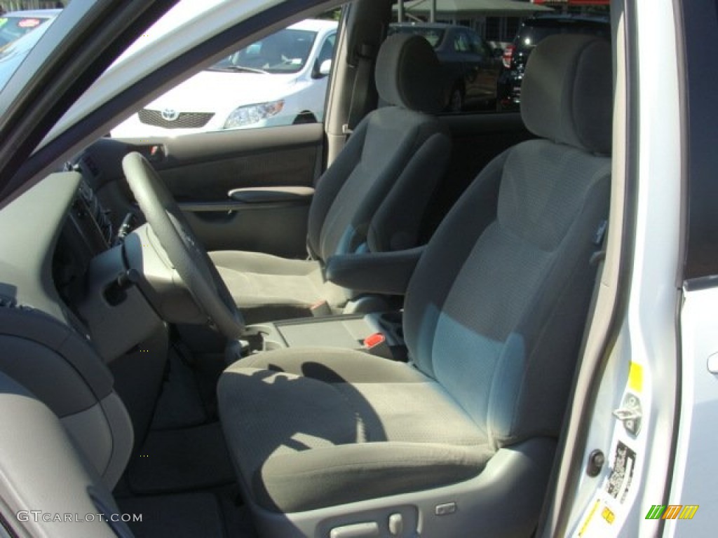 2010 Sienna LE - Super White / Stone photo #8