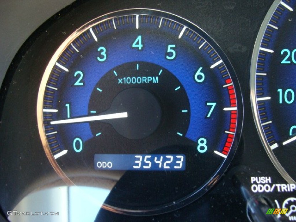 2010 Sienna LE - Super White / Stone photo #10