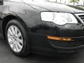 Deep Black - Passat Turbo Sedan Photo No. 2