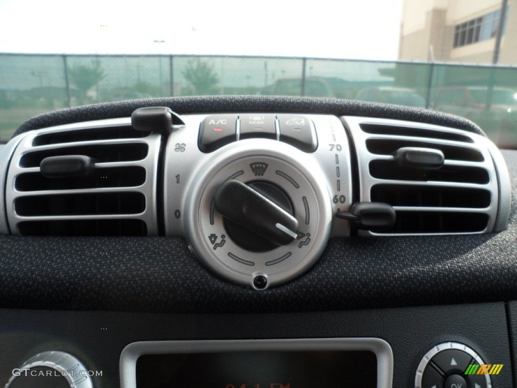 2012 Smart fortwo passion coupe Controls Photo #66375380
