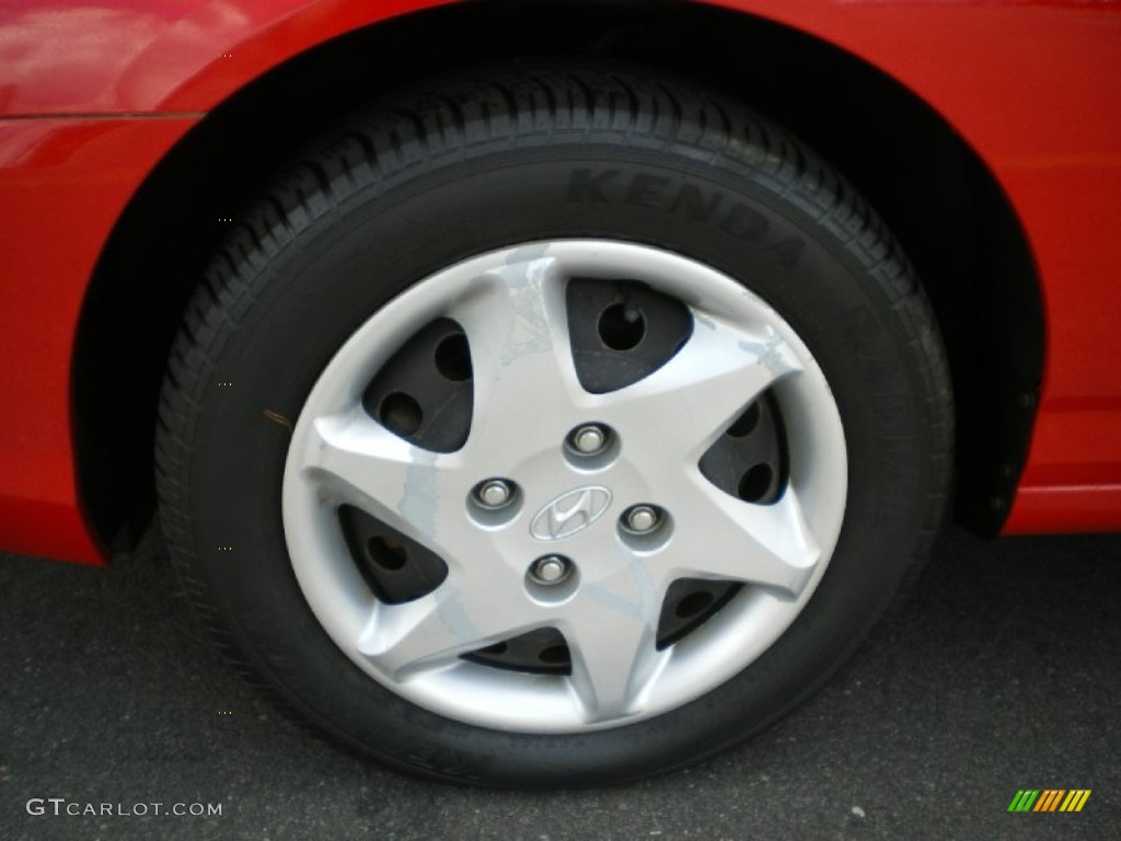 2004 Hyundai Elantra GLS Sedan Wheel Photo #66385220