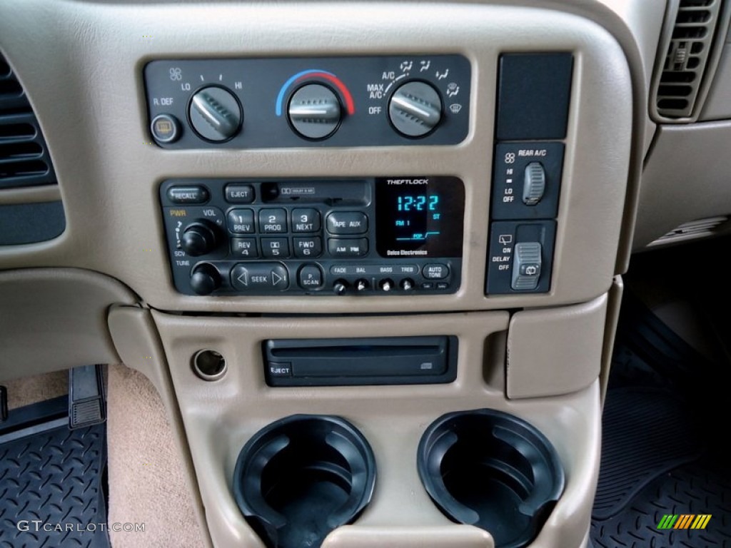 1999 Chevrolet Astro LS AWD Passenger Van Controls Photo #66385787