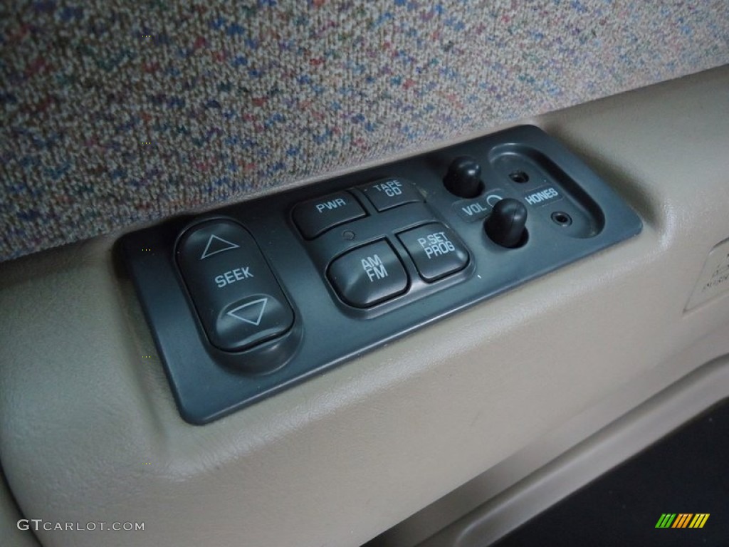 1999 Chevrolet Astro LS AWD Passenger Van Controls Photos