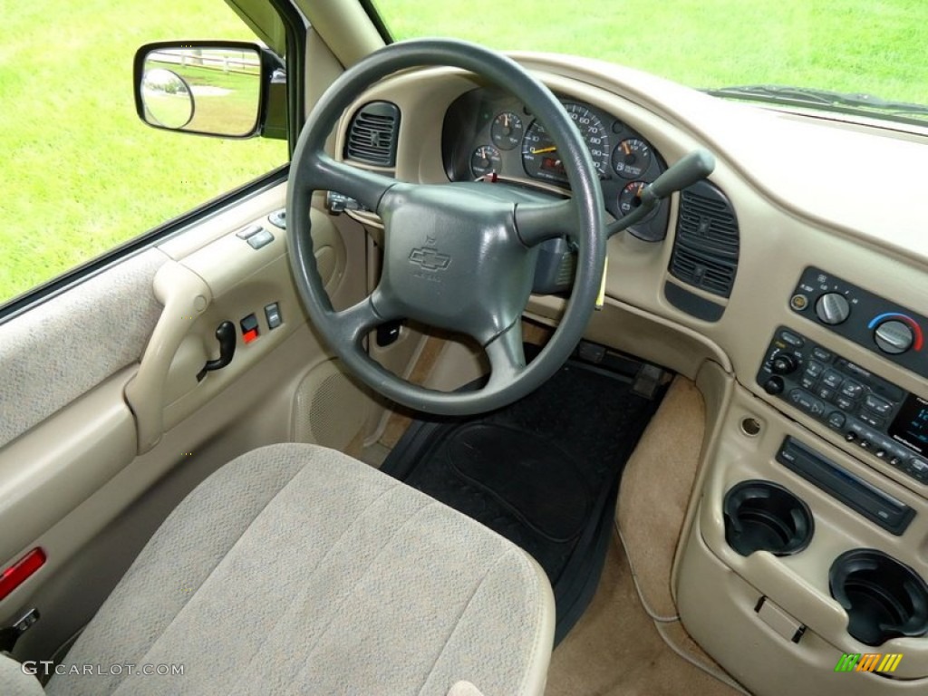 1999 Astro LS AWD Passenger Van - Ivory White / Neutral photo #58