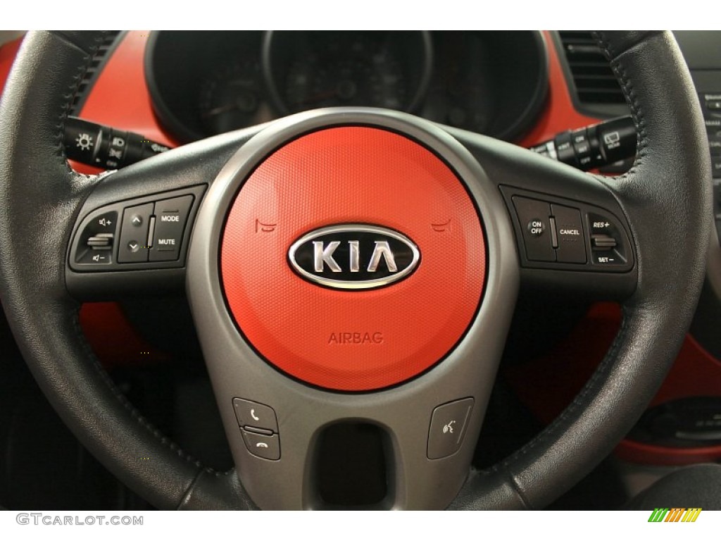 2010 Kia Soul Sport Red/Black Sport Cloth Steering Wheel Photo #66386858