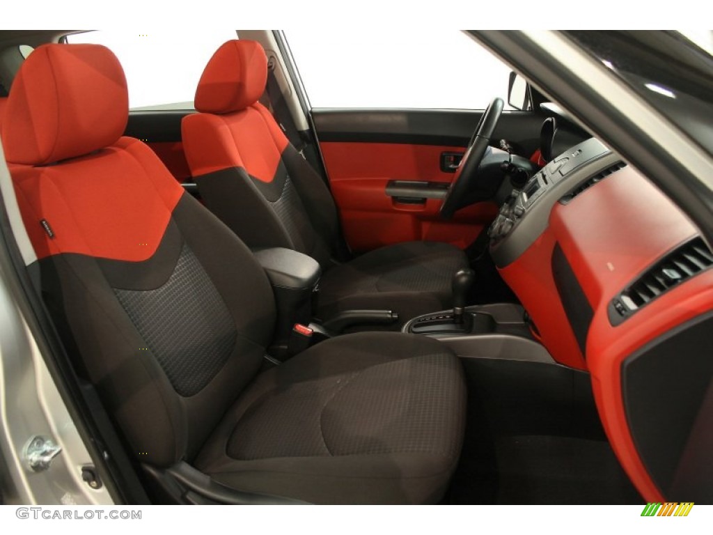 Red/Black Sport Cloth Interior 2010 Kia Soul Sport Photo #66386903
