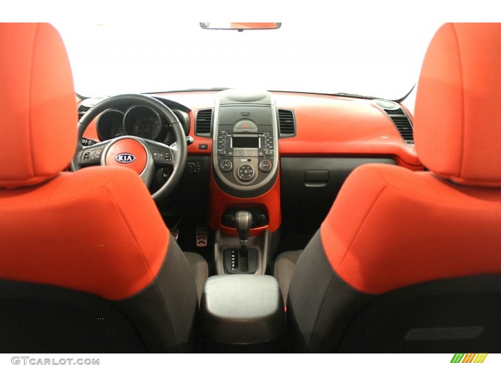 2010 Kia Soul Sport Red/Black Sport Cloth Dashboard Photo #66386939