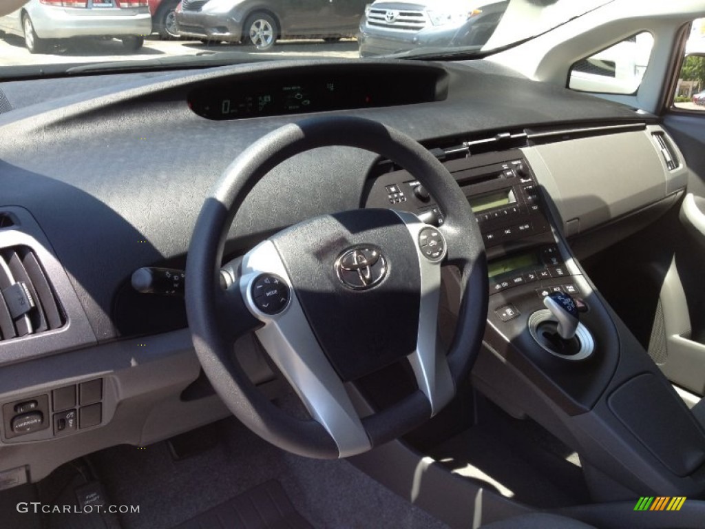 2010 Prius Hybrid II - Classic Silver Metallic / Dark Gray photo #27