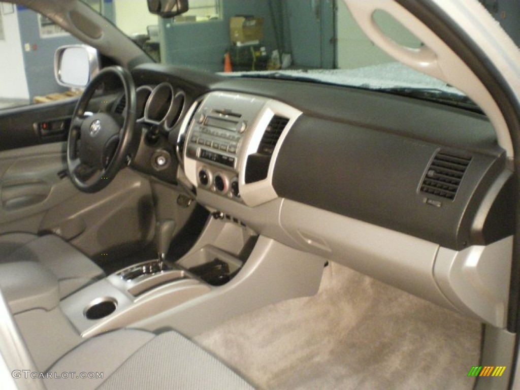 2009 Tacoma V6 TRD Sport Double Cab 4x4 - Silver Streak Mica / Graphite Gray photo #26