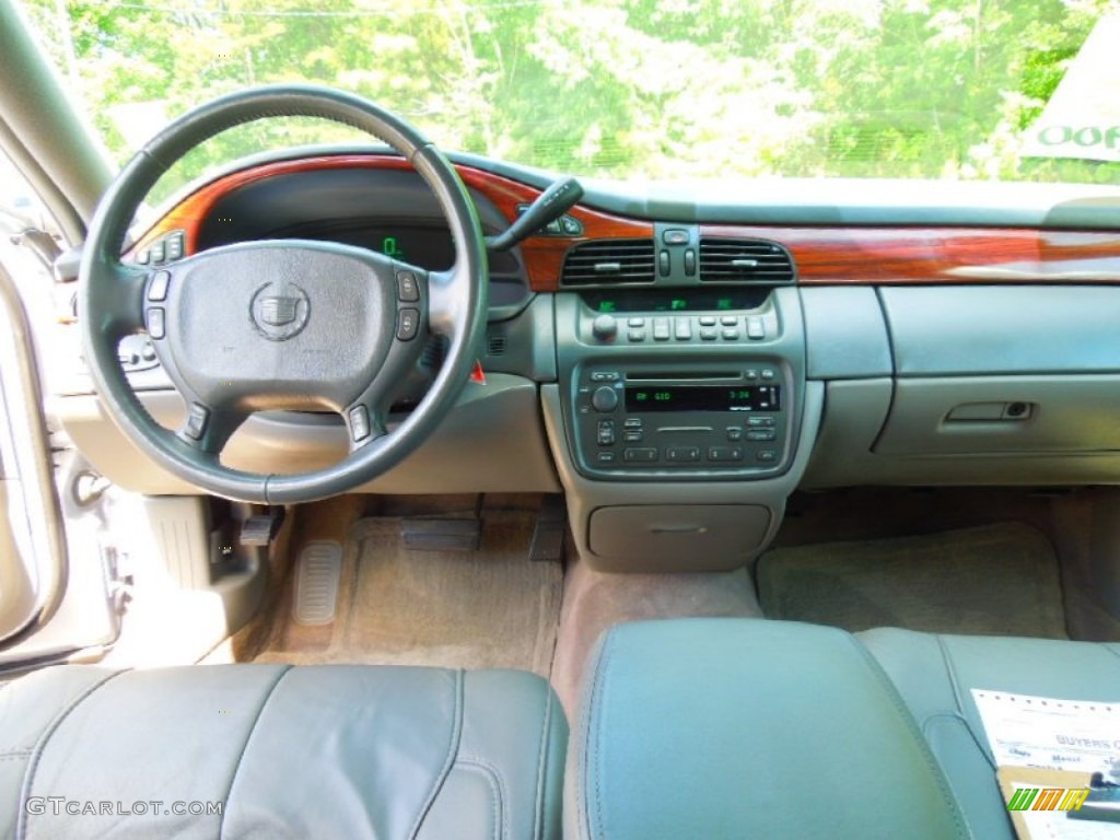 2005 Cadillac DeVille Sedan Dark Gray Dashboard Photo #66403343