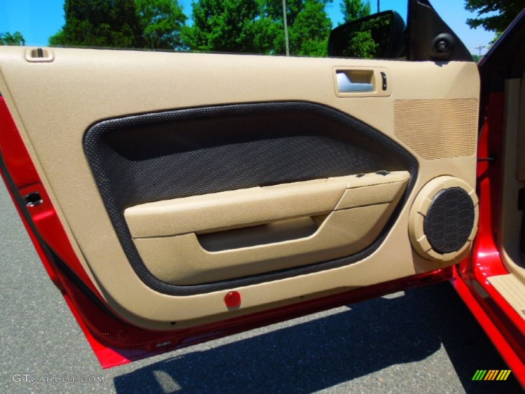 2008 Ford Mustang GT Premium Convertible Medium Parchment Door Panel Photo #66407187