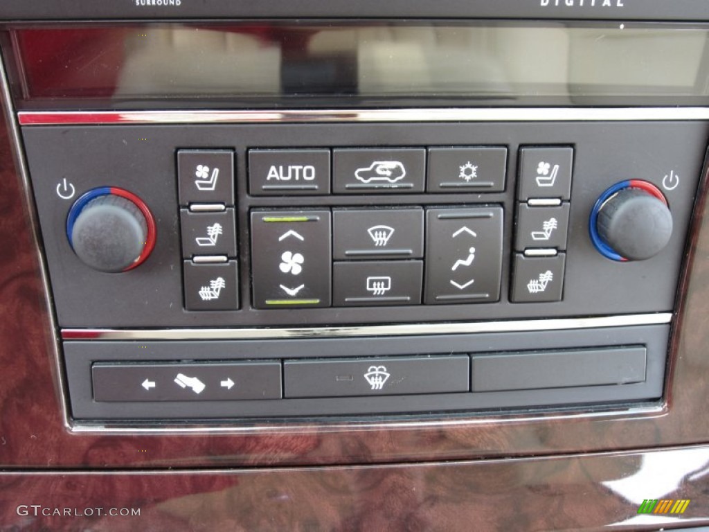 2007 Cadillac Escalade EXT AWD Controls Photo #66411442