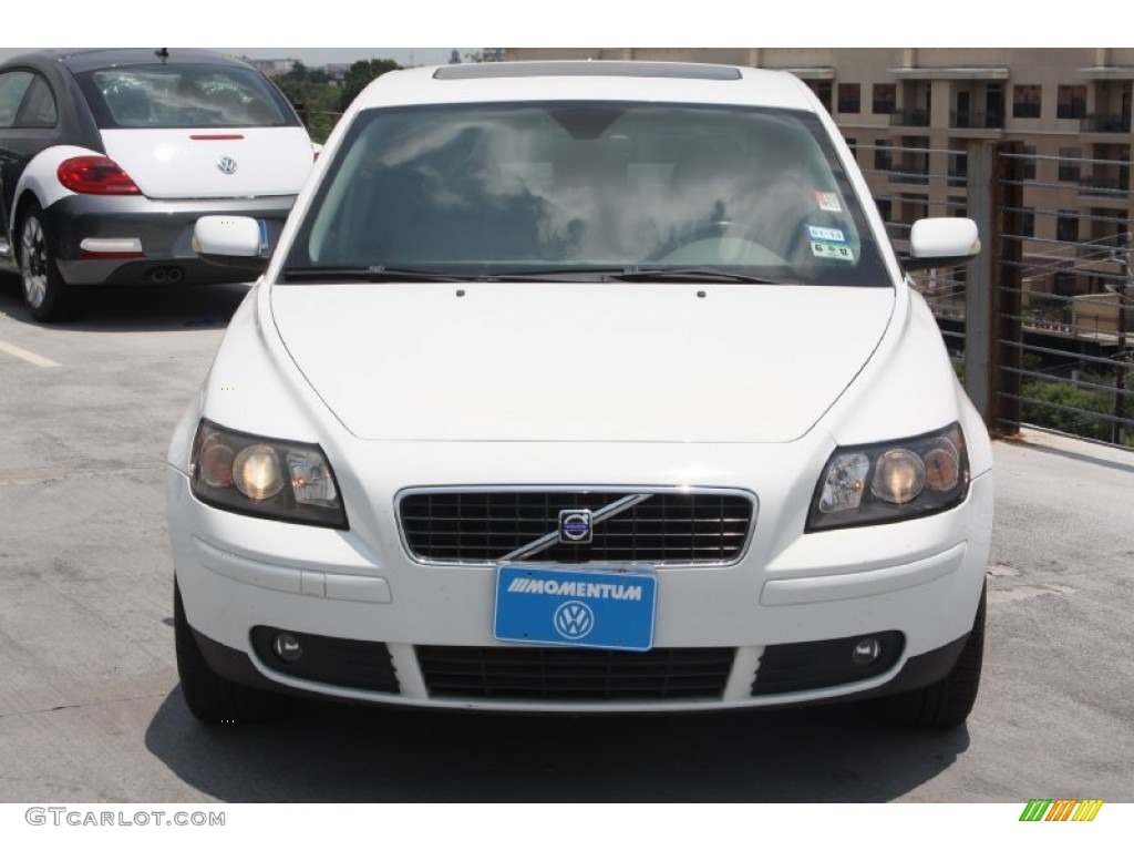 2004 S40 T5 - White / Light Taupe photo #2