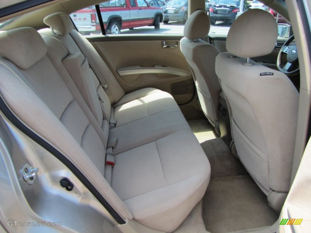 2005 Nissan Maxima 3.5 SE Rear Seat Photo #66415672