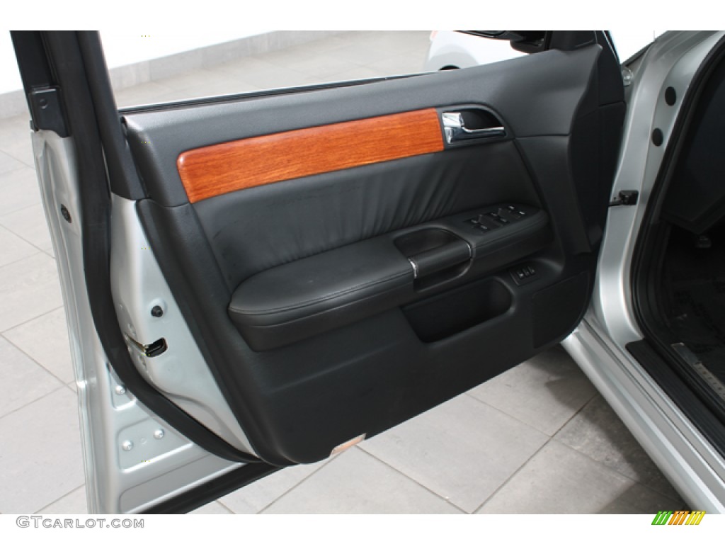 2006 Infiniti M 35x Sedan Graphite Door Panel Photo #66416746