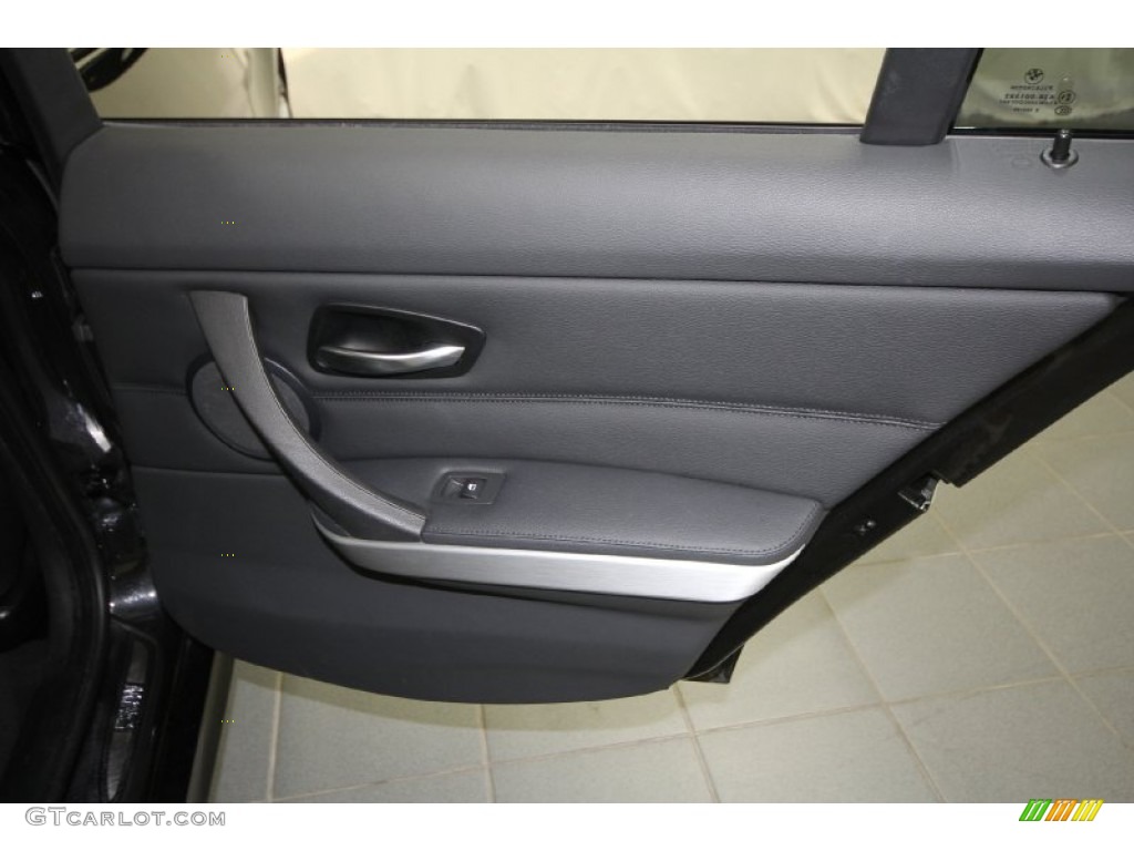 2010 3 Series 335i xDrive Sedan - Jet Black / Black photo #33