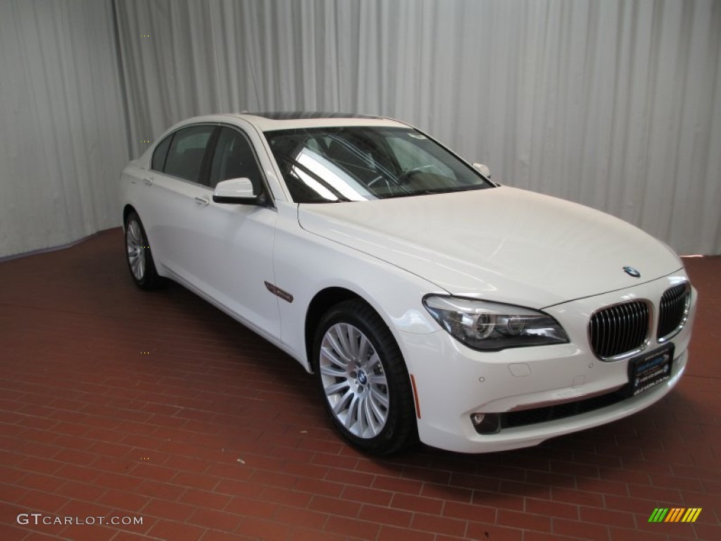 Alpine White BMW 7 Series