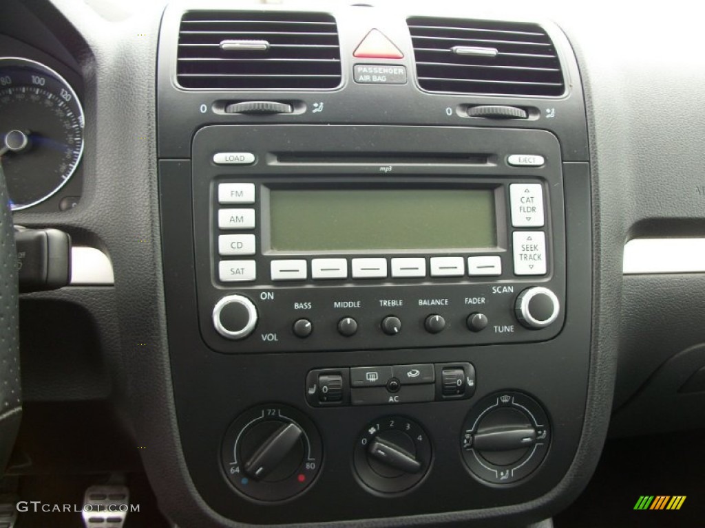 2009 Volkswagen GLI Sedan Controls Photo #66427099