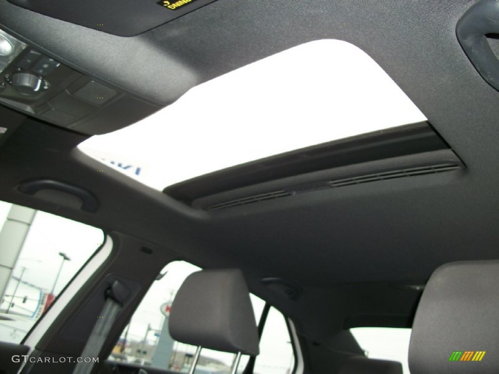 2009 Volkswagen GLI Sedan Sunroof Photos