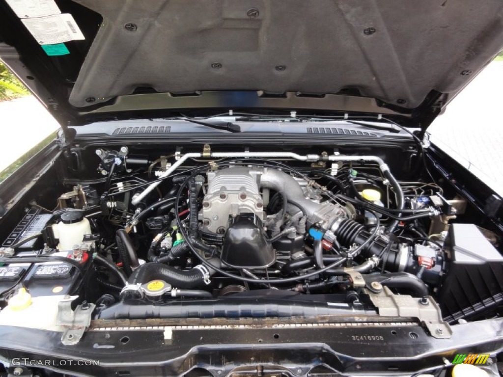 Nissan 2400 4x4 engine #9