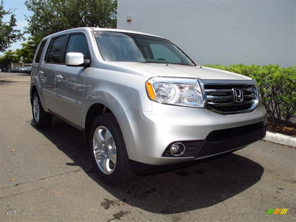 Alabaster Silver Metallic Honda Pilot