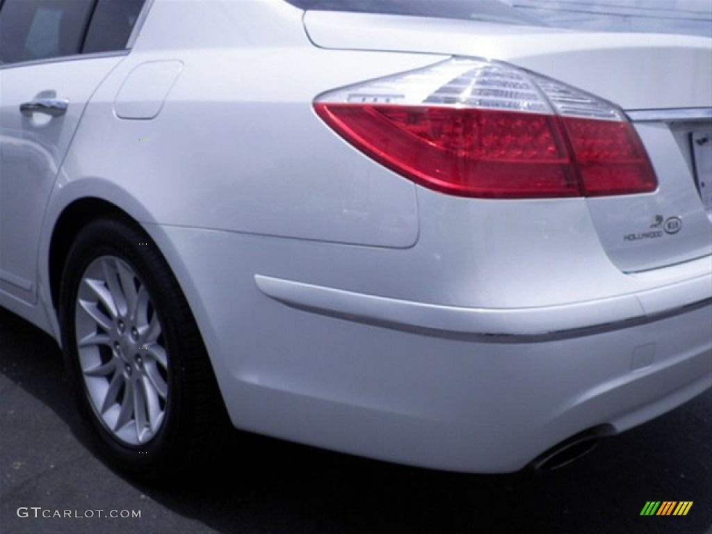 2011 Genesis 3.8 Sedan - White Satin Pearl / Cashmere photo #10