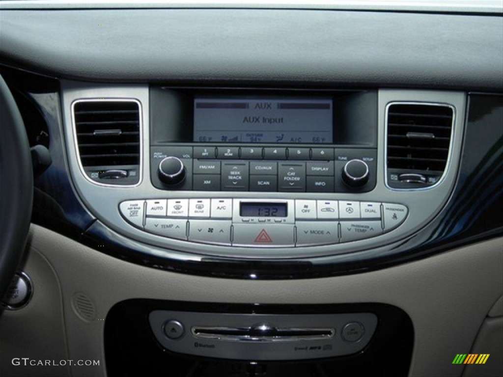 2011 Hyundai Genesis 3.8 Sedan Controls Photo #66433556