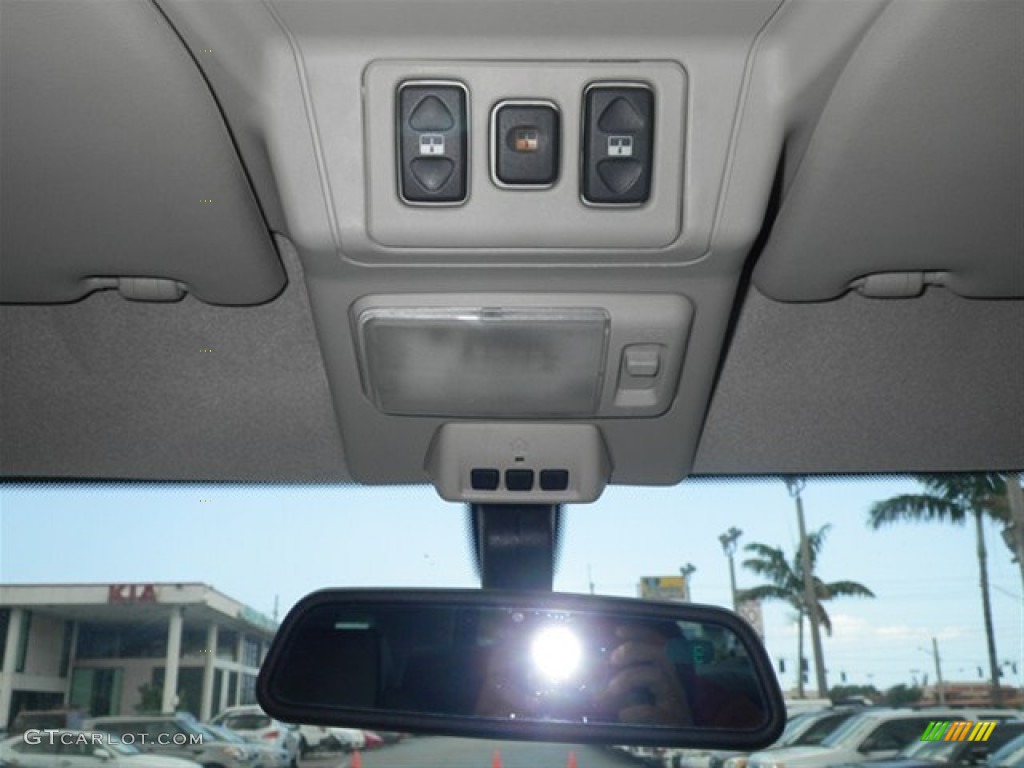 2001 Discovery II SE - White Gold Pearl Metallic / Bahama Beige photo #25