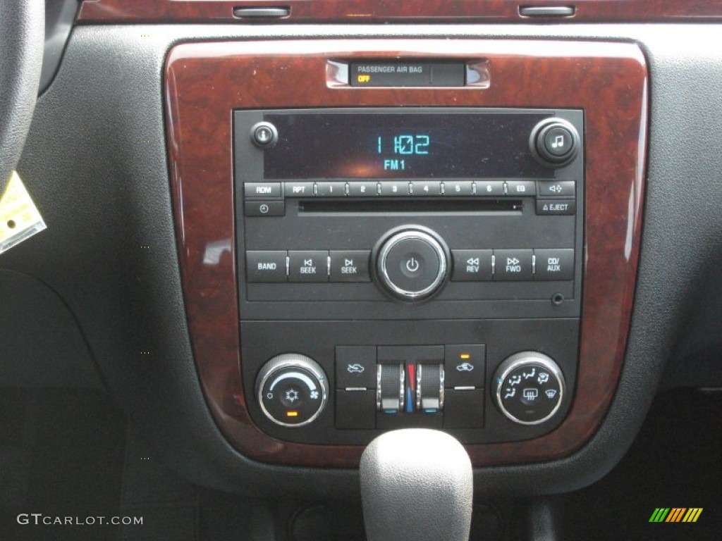 2010 Impala LS - Silver Ice Metallic / Ebony photo #10