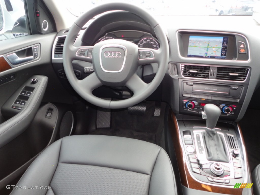 2012 Audi Q5 3.2 FSI quattro Black Dashboard Photo #66435893