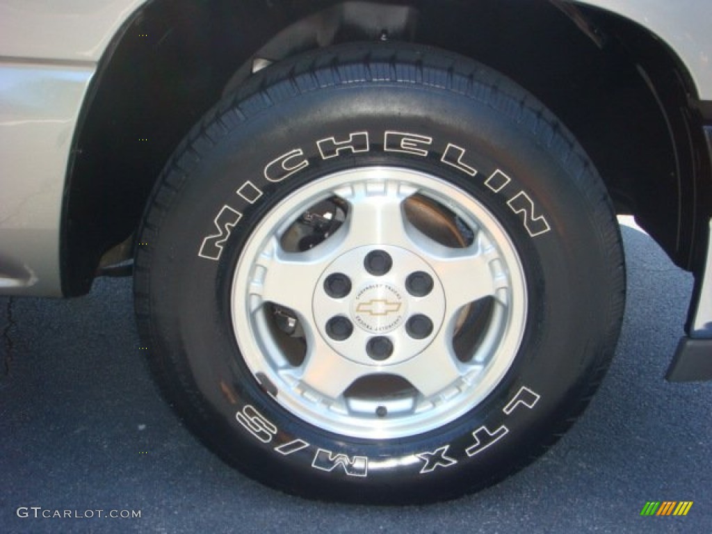 2001 Chevrolet Silverado 1500 LS Regular Cab Wheel Photo #66440802