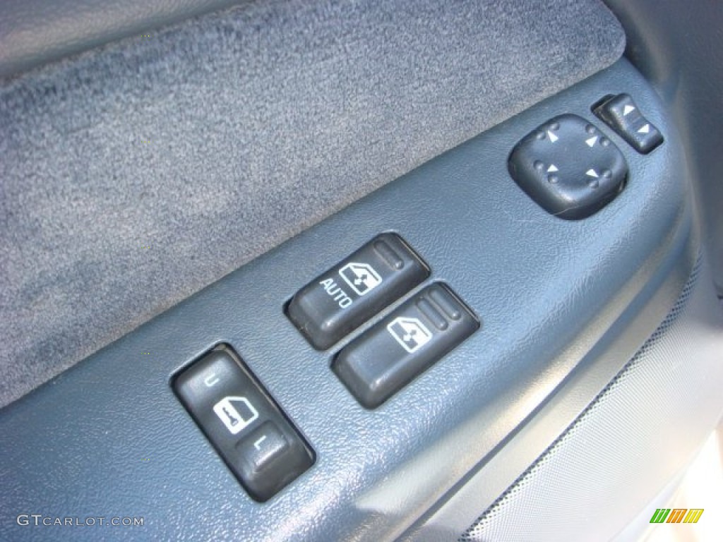 2001 Chevrolet Silverado 1500 LS Regular Cab Controls Photo #66440817