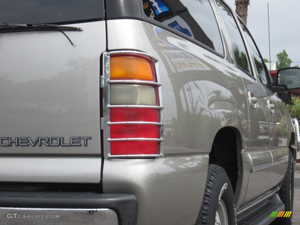 2001 Suburban 1500 LT - Light Pewter Metallic / Light Gray/Neutral photo #17