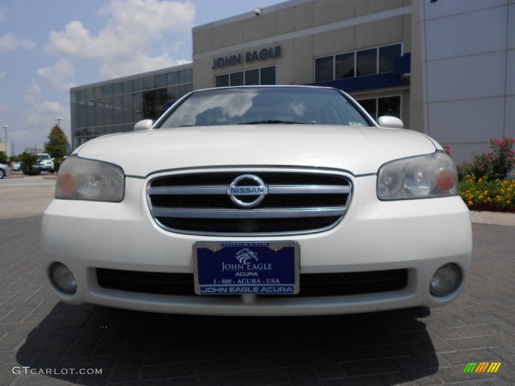 2002 Maxima SE - Glacier White Pearl / Black photo #2