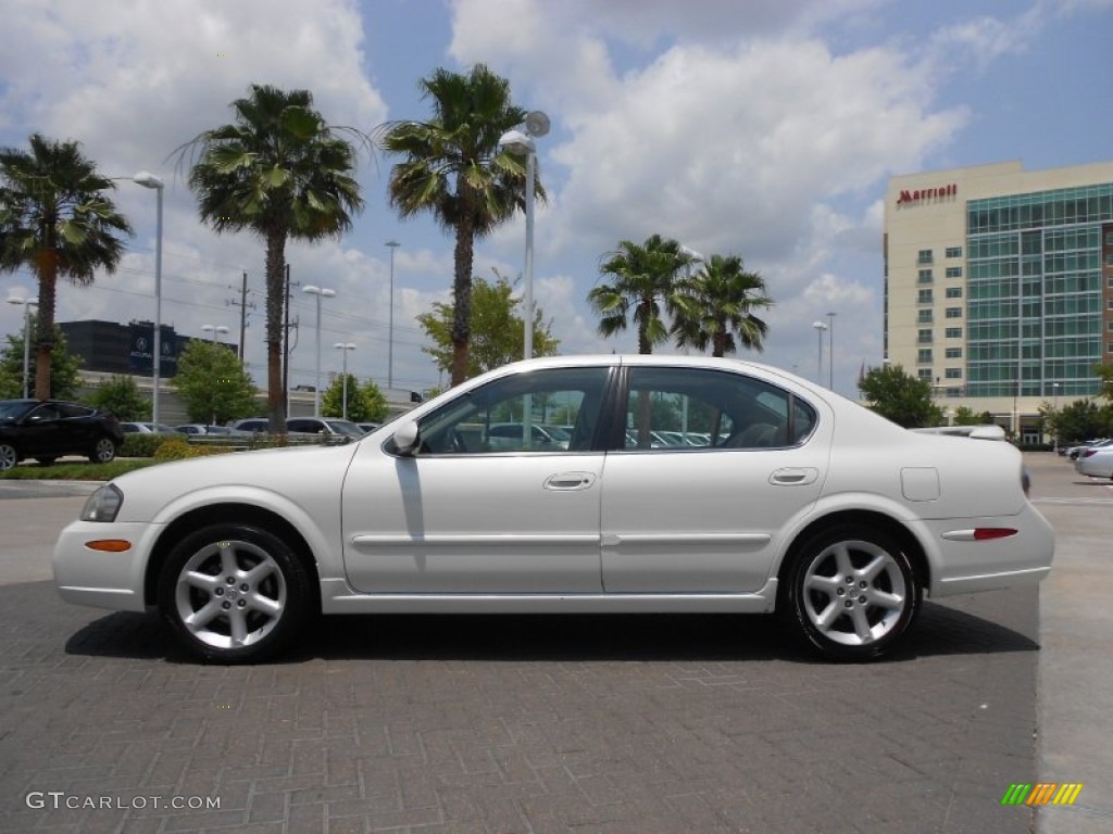 2002 Maxima SE - Glacier White Pearl / Black photo #4