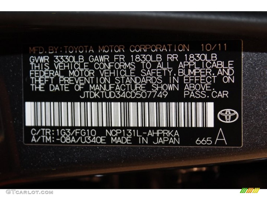 2012 Toyota Yaris LE 5 Door Controls Photos