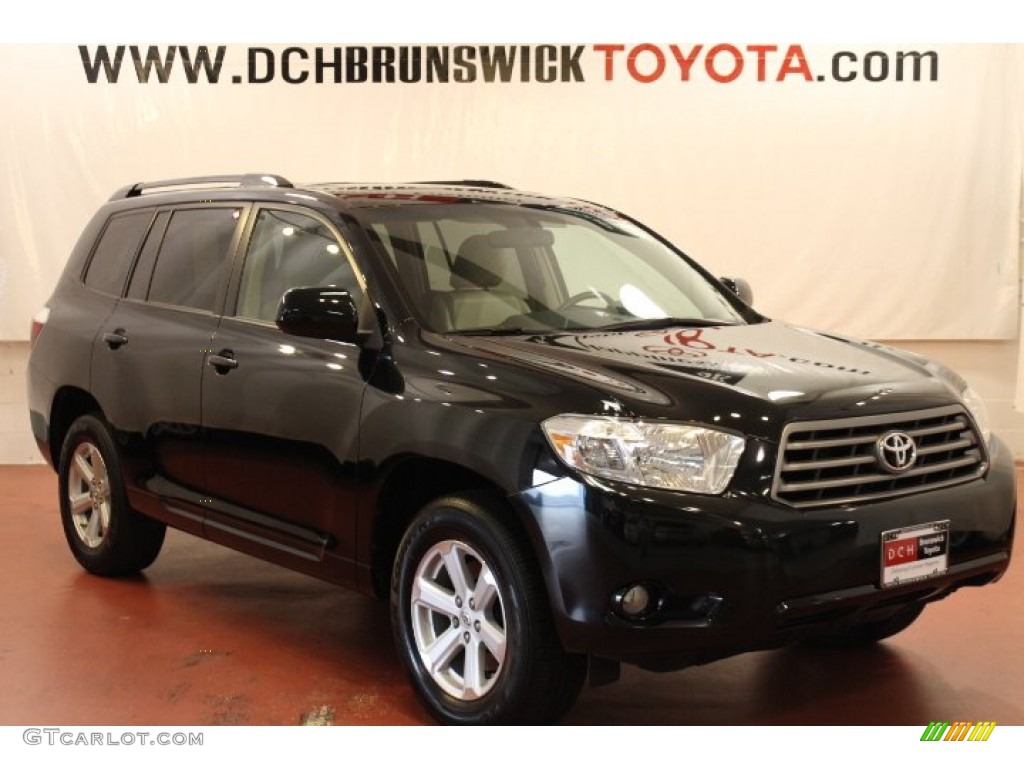 Black Toyota Highlander