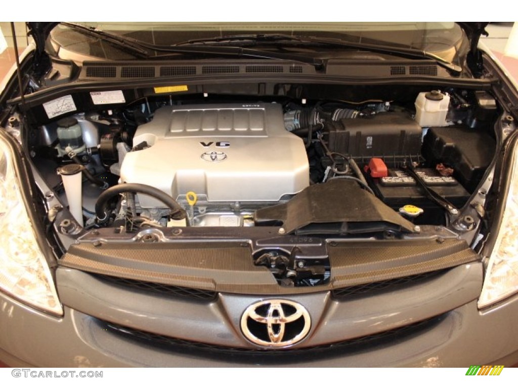 2010 Toyota Sienna LE AWD Engine Photos