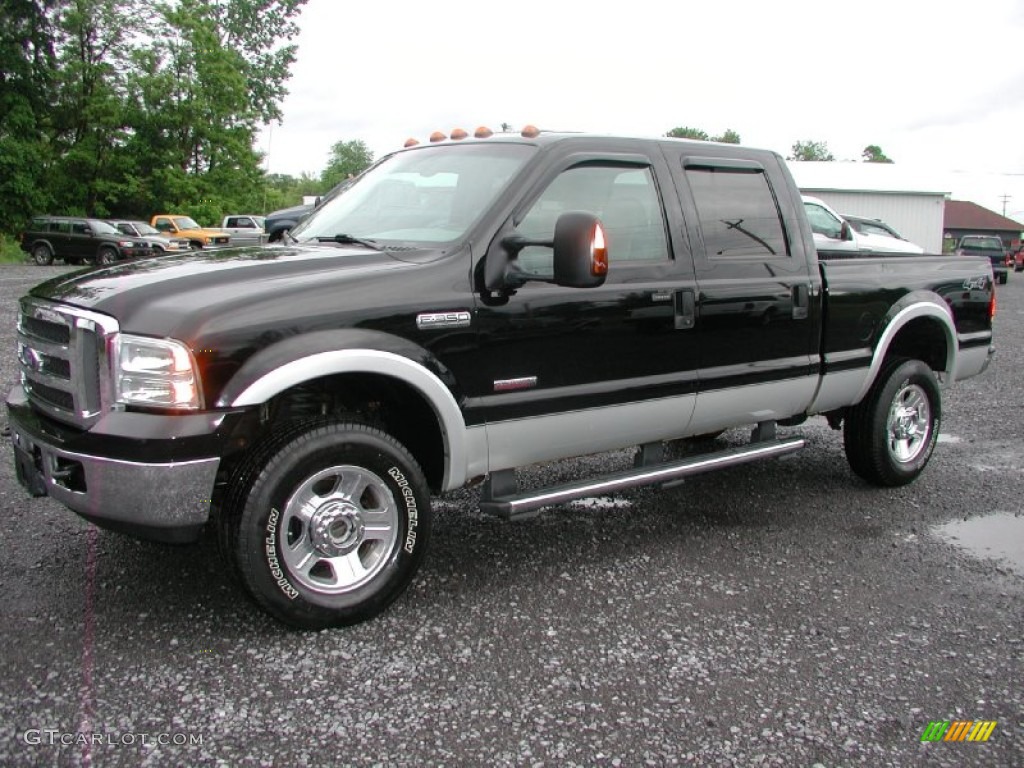 2005 F350 Super Duty Lariat Crew Cab 4x4 - Black / Medium Flint photo #2