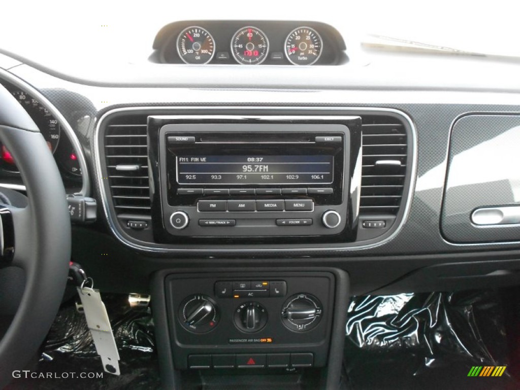 2012 Volkswagen Beetle Turbo Controls Photo #66456102
