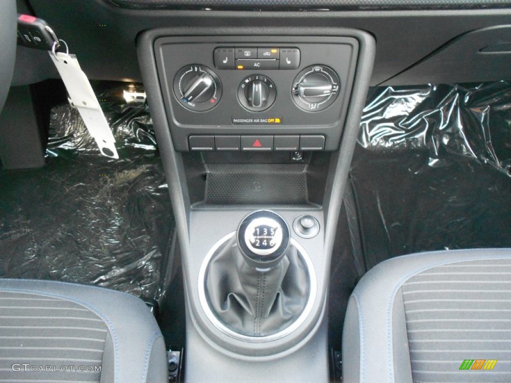 2012 Volkswagen Beetle Turbo 6 Speed Manual Transmission Photo #66456108