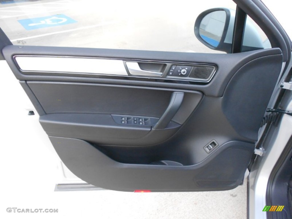 2012 Volkswagen Touareg TDI Sport 4XMotion Black Anthracite Door Panel Photo #66456944