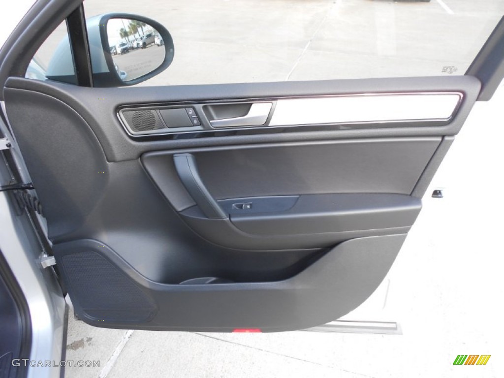 2012 Volkswagen Touareg TDI Sport 4XMotion Black Anthracite Door Panel Photo #66456954