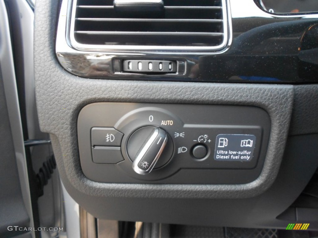 2012 Volkswagen Touareg TDI Sport 4XMotion Controls Photos