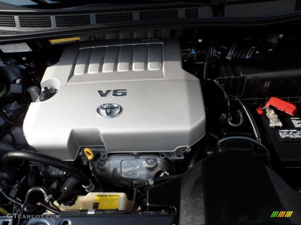 2010 Toyota Sienna LE Engine Photos